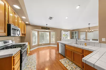 8810 Laguna Star Drive, Elk Grove, CA 95758 - Photo 13