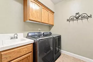 400 Listowe Dr, Folsom, CA 95630 - Photo 57