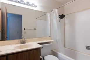 7624 Valley Wood Dr, Sacramento, CA 95828 - Photo 25