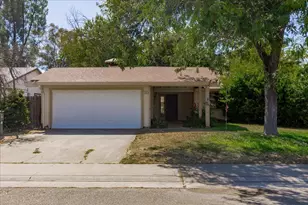 7624 Valley Wood Dr, Sacramento, CA 95828 - Photo 43