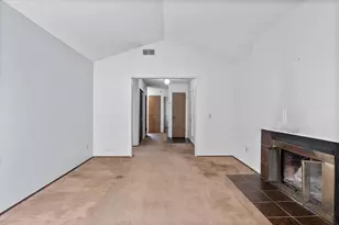 7624 Valley Wood Dr, Sacramento, CA 95828 - Photo 9