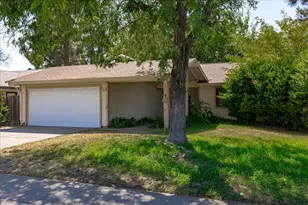 7624 Valley Wood Dr, Sacramento, CA 95828 - Photo 3