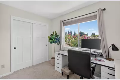 9218 Bromfield Court, Elk Grove, CA 95624 - Photo 41