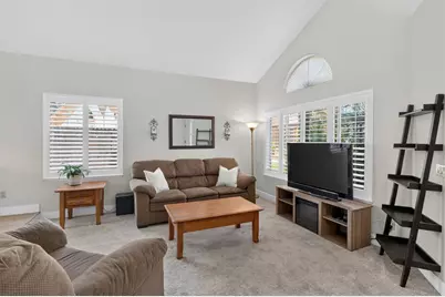 9218 Bromfield Court, Elk Grove, CA 95624 - Photo 5
