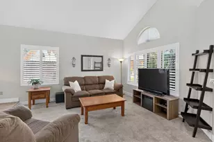 9218 Bromfield Ct, Elk Grove, CA 95624 - Photo 5