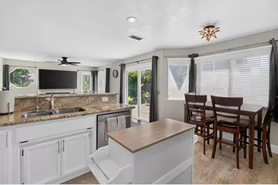 9218 Bromfield Court, Elk Grove, CA 95624 - Photo 35