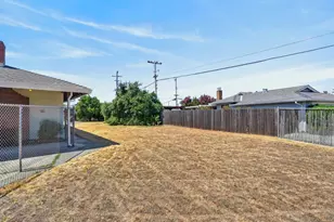 7335 Lindale Dr, Sacramento, CA 95828 - Photo 29