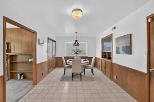 7335 Lindale Dr, Sacramento, CA 95828 - Photo 15