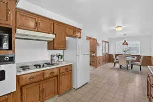 7335 Lindale Dr, Sacramento, CA 95828 - Photo 13