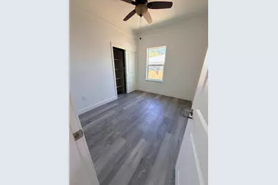 2427 E Tyler, Fresno, CA 93701 - Photo 7