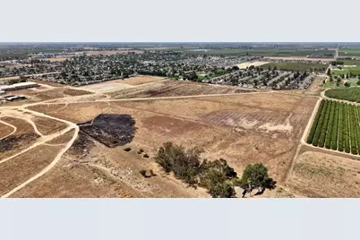 28 E South Avenue, Parlier, CA 93648 - Photo 15