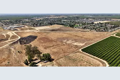 28 E South Avenue, Parlier, CA 93648 - Photo 13