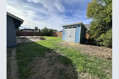 9051 Bramble Trail Way, Sacramento, CA 95826 - Photo 17