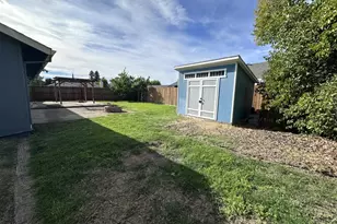 9051 Bramble Trail Way, Sacramento, CA 95826 - Photo 17