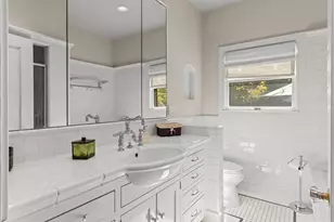 941 45th St, Sacramento, CA 95819 - Photo 27