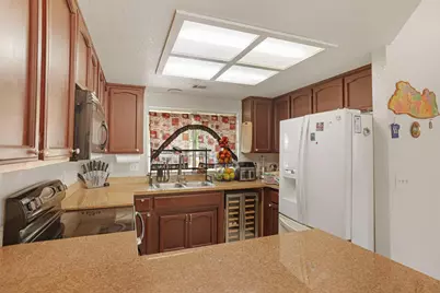 913 Jayhawk Way, Modesto, CA 95358 - Photo 15