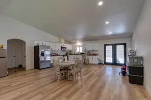 561 Rushing Rd, Waterford, CA 95386 - Photo 17