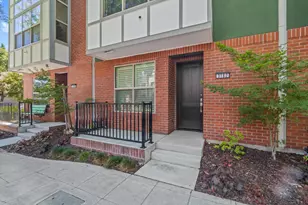 3182 L St, Sacramento, CA 95816 - Photo 1