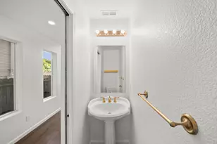 1557 48th St, Sacramento, CA 95819 - Photo 23