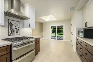 8725 Jonnie Way, Fair Oaks, CA 95628 - Photo 7