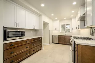 8725 Jonnie Way, Fair Oaks, CA 95628 - Photo 5