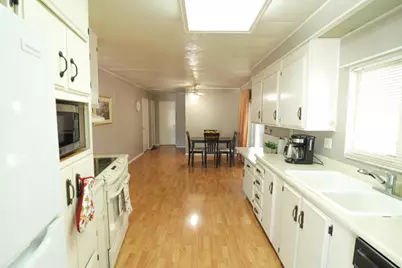 E Yosemite Avenue #37, Manteca, CA 95336 - Photo 7