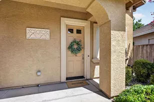 8221 Ashcrest Ln, Fair Oaks, CA 95628 - Photo 11