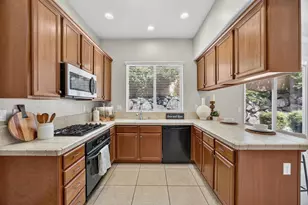 8221 Ashcrest Ln, Fair Oaks, CA 95628 - Photo 3