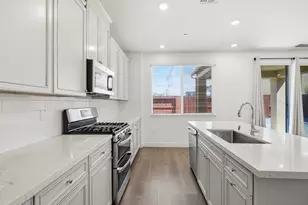 3265 Garibaldi Dr, Roseville, CA 95747 - Photo 9