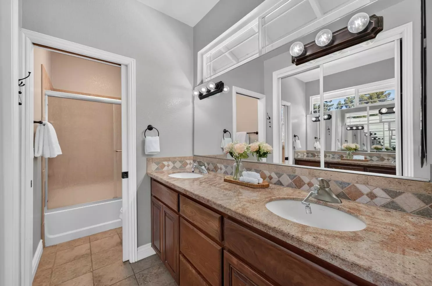 5345 Jade Creek Way, Elk Grove, CA 95758 - MLS 226105571