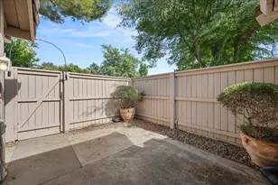 8113 Red Sherry Ln, Fair Oaks, CA 95628 - Photo 29