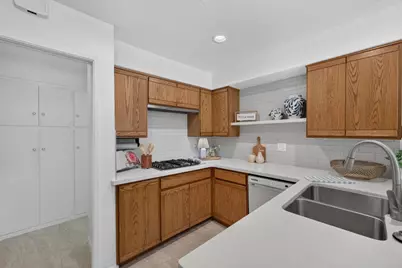 8161 Toyon Avenue, Fair Oaks, CA 95628 - Photo 13