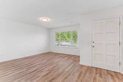 6905 Woodside Dr, Sacramento, CA 95842 - Photo 3