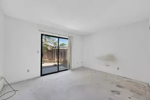 7452 Windbridge Dr, Sacramento, CA 95831 - Photo 19