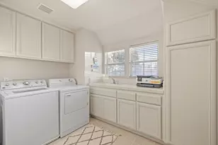 7717 E Port Dr, Sacramento, CA 95831 - Photo 31
