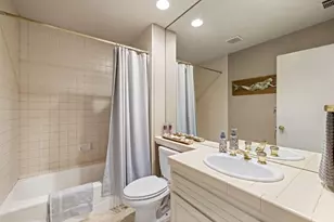 7717 E Port Dr, Sacramento, CA 95831 - Photo 35