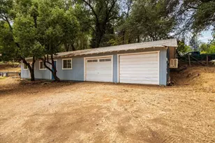 18525 Siesta Dr, Penn Valley, CA 95946 - Photo 3