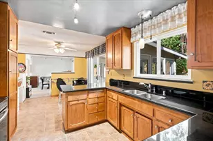 5013 Hillridge Way, Fair Oaks, CA 95628 - Photo 13