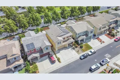 9749 Philta Way, Elk Grove, CA 95757 - Photo 35