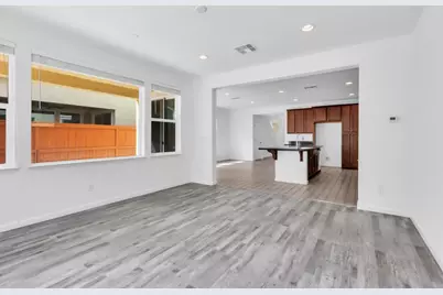 9749 Philta Way, Elk Grove, CA 95757 - Photo 9