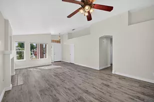 6427 Canyon Creek Way, Elk Grove, CA 95758 - Photo 9