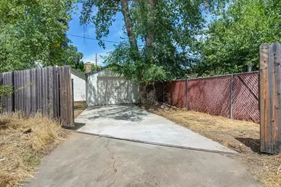 3824 13th Avenue, Sacramento, CA 95820 - Photo 61