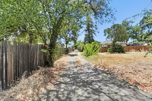 9616 Walnut Ave, Elk Grove, CA 95624 - Photo 35