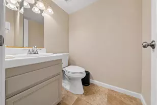 6012 Laguna Park Dr, Elk Grove, CA 95758 - Photo 17
