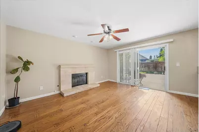 6012 Laguna Park Drive, Elk Grove, CA 95758 - Photo 15