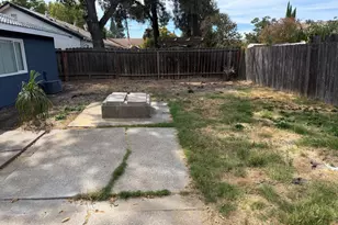 1851 Knickerbocker Dr, Stockton, CA 95210 - Photo 19
