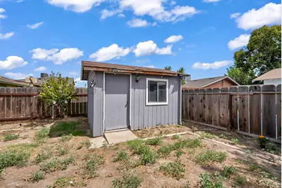 300 Lewis Street, Turlock, CA 95380 - Photo 21