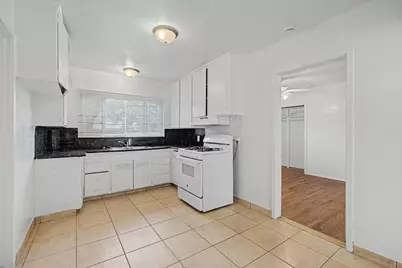 2306 E Dayton, Fresno, CA 93726 - Photo 11