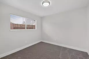 7828 Rockhurst Way, Sacramento, CA 95828 - Photo 21