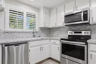 7115 Riverside Boulevard, Sacramento, CA 95831 - Photo 15